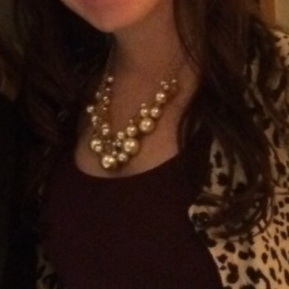 Gorgeous chunky pearl necklace